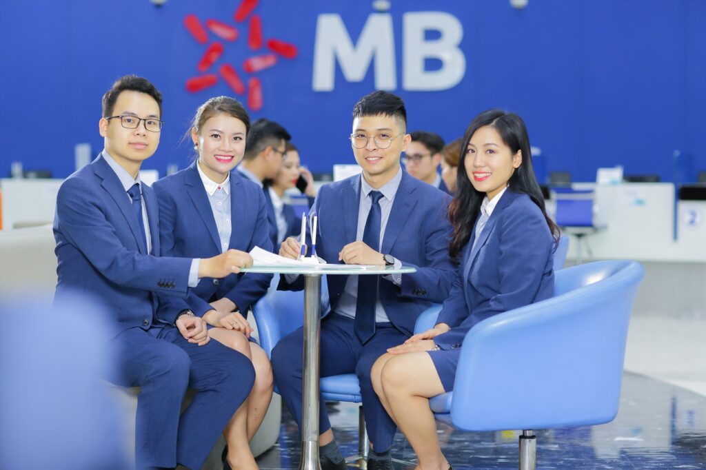 bo-nhan-dien-thuong-hieu-ngan-hang-mbbank-S'Penicl-Agency-1